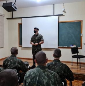 Tiro de Guerra recebe visita de Tenente do Exército em Medianeira