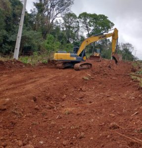 Missal abre estrada próximo a Linha Jacutinga