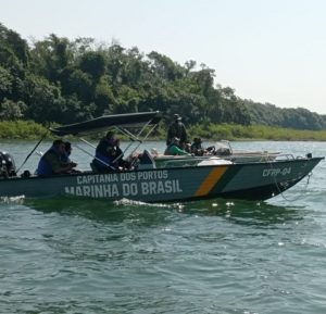 Prefeitura alerta banhistas e pescadores sobre substância não identificada em Lago de Itaipu, em Santa Helena