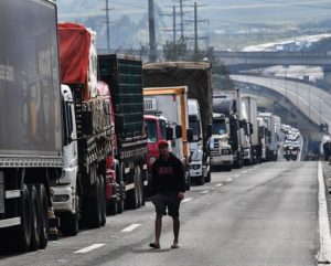 Caminhoneiros prometem greve a partir de 1º de novembro se governo não atender pedidos