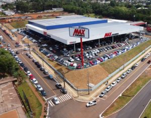 Max Atacadista inaugurou em Medianeira. Público lotou a loja