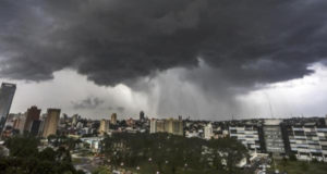 Paraná entra em alerta laranja para tempestades.