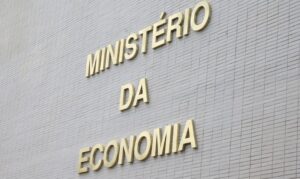 Contas do governo têm superávit de R$ 10,9 bilhões em setembro, melhor resultado para o mês em 12 anos