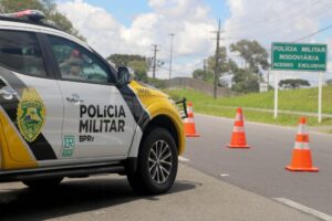 Com fluxo intenso nas rodovias do Paraná, PM inicia Operação Ano-Novo e dá dica para motorista não ter pressa