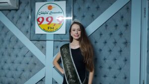 Chaiane Seidel inicia agenda como Miss Medianeira 2023