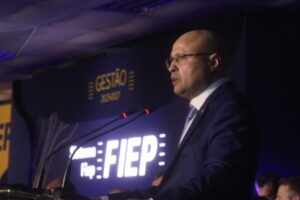 Edson Vasconcelos é empossado Presidente da FIEP