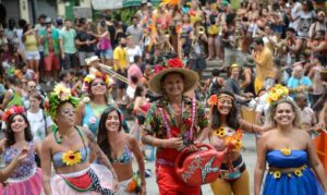 Carnaval não é feriado e faltar ao trabalho, nesses dias, pode até gerar demissão