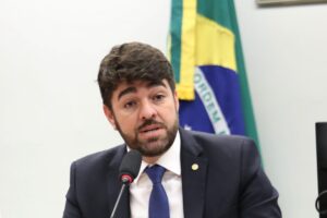 VACINA CONTRA DENGUE: Presidente da Comissão de Saúde da Câmara questiona critérios sobre distribuição