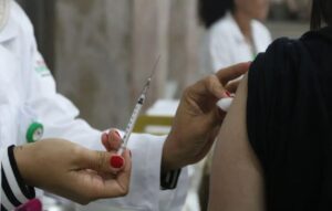 Vacina contra dengue será limitada na rede privada; entenda como fica para quem ainda não tomou a 2ª dose