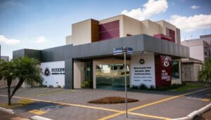 Clínica Eccocenter Dr Clóvis Philippsen orienta pacientes que não cobra agendamento de consultas, golpes usando WhatsApp da clínica já aconteceram.