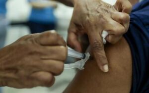 InfoGripe: de casos de Covid-19 aumentam nas regiões Centro-Sul e Nordeste