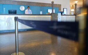 Novas regras de check-in e check-out valem para hotéis e pousadas em todo o país