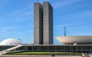 Campanha “Eu sou pela micro e pequena empresa” reforça cobrança pelo reajuste do Simples Nacional no Congresso