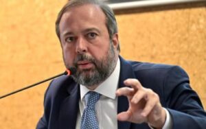 Incêndio em subestação no PR causa apagão na madrugada; ONS e MME se reúnem para discutir ocorrência