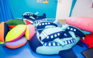 Inclusão nos aeroportos: Fortaleza (CE) inaugura sala multissensorial para passageiros com TEA