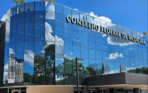 CFM avalia uso do Enamed para registro profissional e defende exame de proficiência
