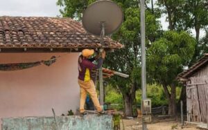 Famílias do Rio Grande do Sul podem agendar a instalação de antenas parabólicas