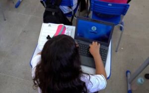 Inclusão digital: Paraná recebe 2.325 computadores em 313 pontos de acesso