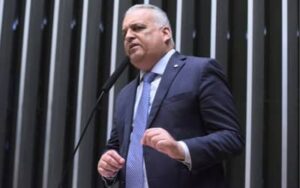 Projeto que aumenta pena para furto, roubo, receptação e latrocínio aguarda sanção presidencial