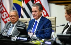 Ministro da Agricultura e Pecuária, André de Paula, debate crédito rural durante evento em São Paulo