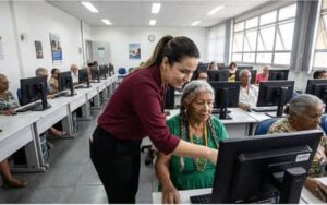 Inclusão digital: Amazonas recebe 1,1 mil computadores em 56 pontos de acesso