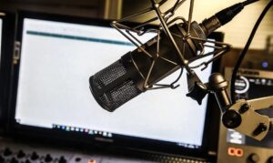 Rádios: projeto facilita pagamento para migrar rádio AM para FM