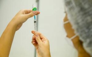 Salvador (BA): Vacina contra gripe disponível nos postos da capital protege contra H1N1, H3N2 e tipo B